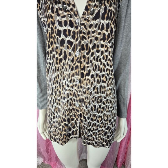 Chico's Leopard Gray Rhinestone Cotton Long Cardigan Sweater Size Medium 8-10 - Picture 4 of 12